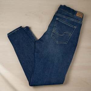 Signature by Levi Strauss Women's Totally Shaping Pull-On Skinny Jeans Sz 12